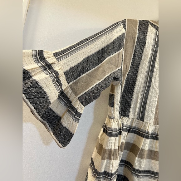 THML Beige and Gray Striped Top - Picture 4 of 11